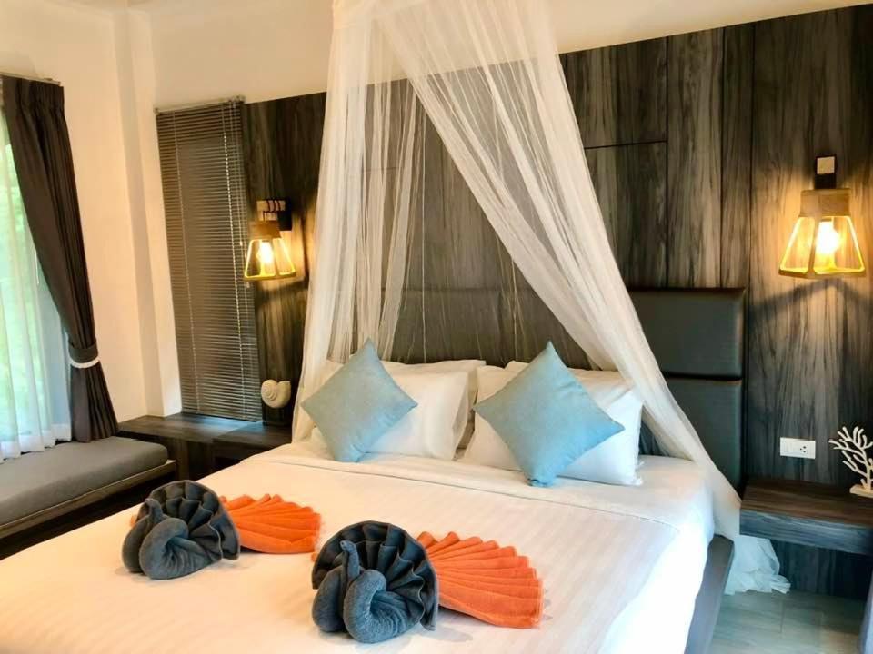 The Mantra Navi Hotel Koh Lanta Exterior photo