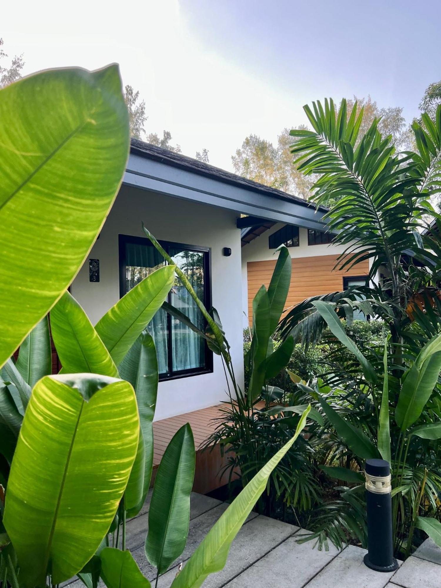 The Mantra Navi Hotel Koh Lanta Exterior photo