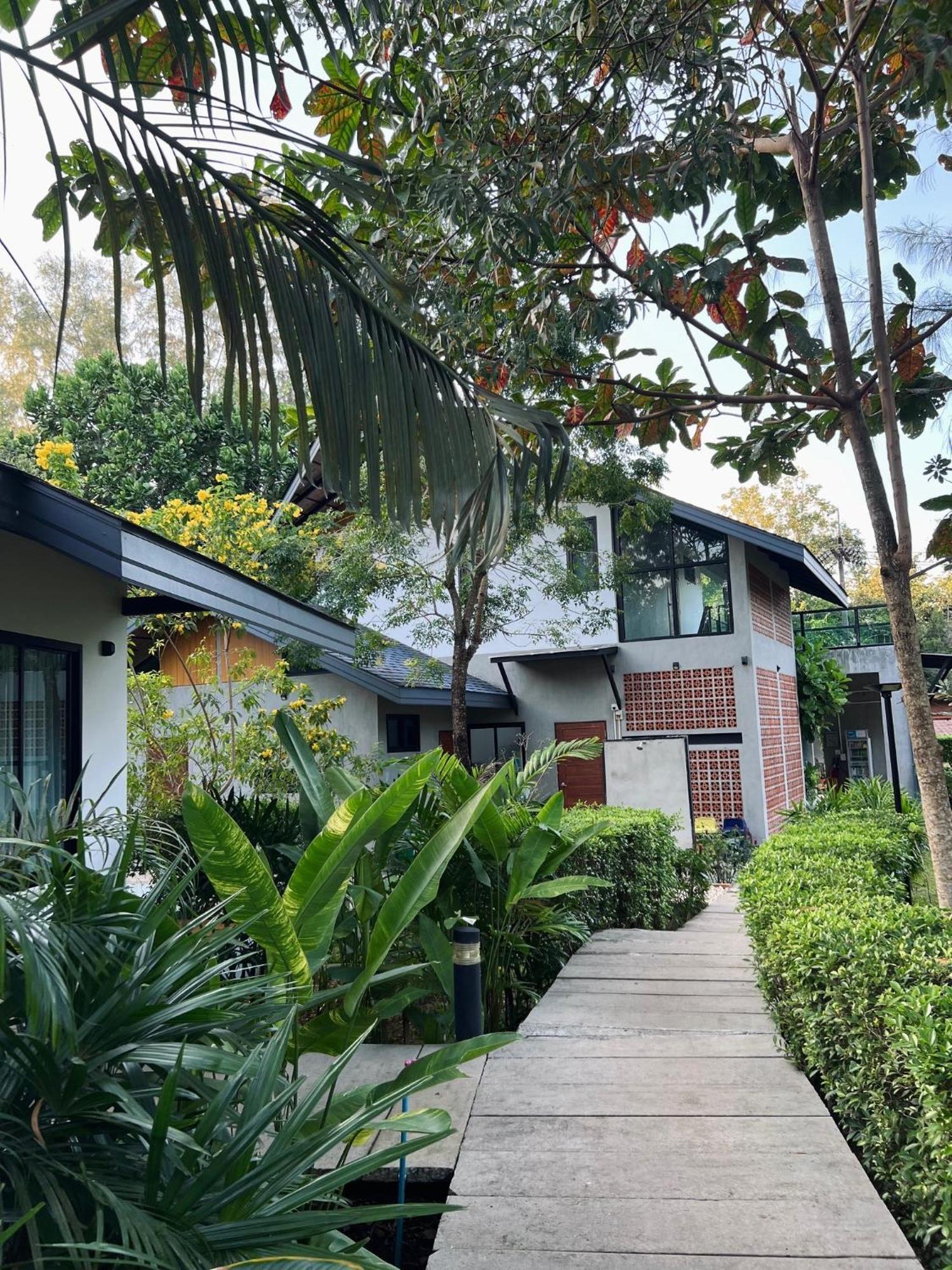 The Mantra Navi Hotel Koh Lanta Exterior photo